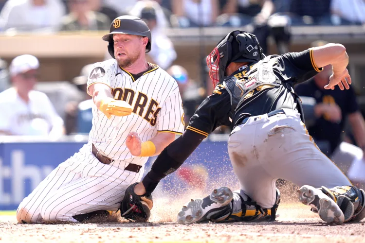 Merrill, Vásquez lead Padres over the Pirates